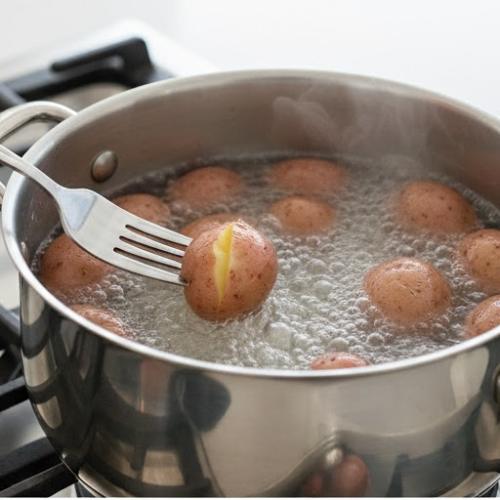 Step 3: Cooking the Potatoes Step 3: Cooking the Potatoes