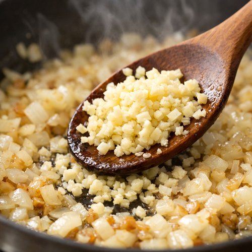 Step 4: Add Garlic—The Secondary Aromatic